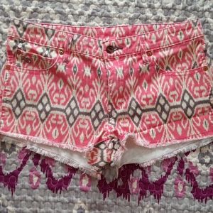 QSD Shorts. Super cute. Great condition. Size 9/29